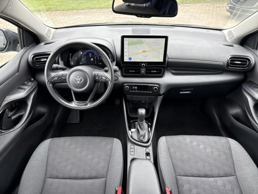 Toyota Yaris 1.5 Hybrid 115 First Edition **NAVIGATIE/ KEYLESS/ ADAPTIEF CRUISE CONTROL/ 36 MAANDEN GARANTIE** ActivLease financial lease