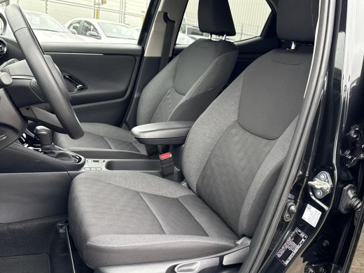Toyota Yaris 1.5 Hybrid 115 First Edition **NAVIGATIE/ KEYLESS/ ADAPTIEF CRUISE CONTROL/ 36 MAANDEN GARANTIE** ActivLease financial lease