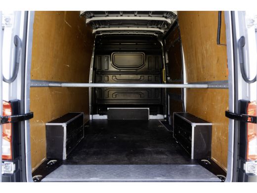 Volkswagen Crafter 2.0 TDI L3H3 140pk | Laadklep | Laadlift | Automaat | CarPlay | Camera | PDC | Cruise | Airco | E... ActivLease financial lease