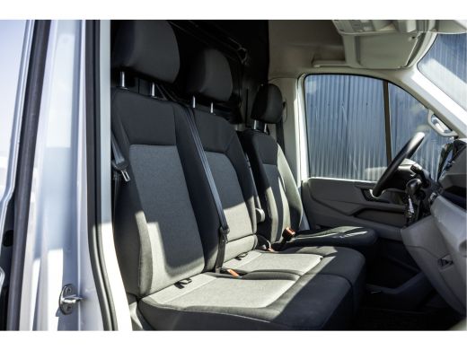 Volkswagen Crafter 2.0 TDI L3H3 140pk | Laadklep | Laadlift | Automaat | CarPlay | Camera | PDC | Cruise | Airco | E... ActivLease financial lease