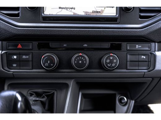 Volkswagen Crafter 2.0 TDI L3H3 140pk | Laadklep | Laadlift | Automaat | CarPlay | Camera | PDC | Cruise | Airco | E... ActivLease financial lease