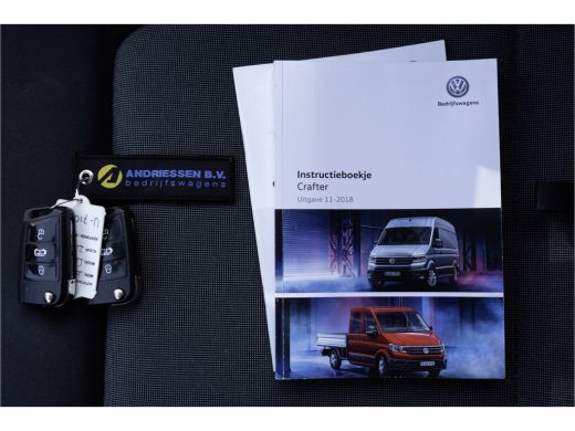 Volkswagen Crafter 2.0 TDI L3H3 140pk | Laadklep | Laadlift | Automaat | CarPlay | Camera | PDC | Cruise | Airco | E... ActivLease financial lease