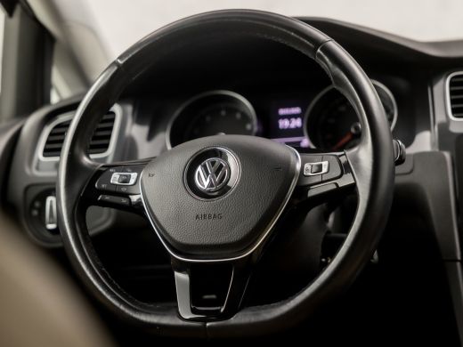 Volkswagen GOLF Variant 1.0 TSI Sportline Automaat (GROOT SCHERM, CLIMATE, GETINT GLAS, LEDEREN SPORTSTOELEN, ADAPTIVE CR... ActivLease financial lease