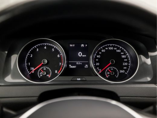 Volkswagen GOLF Variant 1.0 TSI Sportline Automaat (GROOT SCHERM, CLIMATE, GETINT GLAS, LEDEREN SPORTSTOELEN, ADAPTIVE CR... ActivLease financial lease
