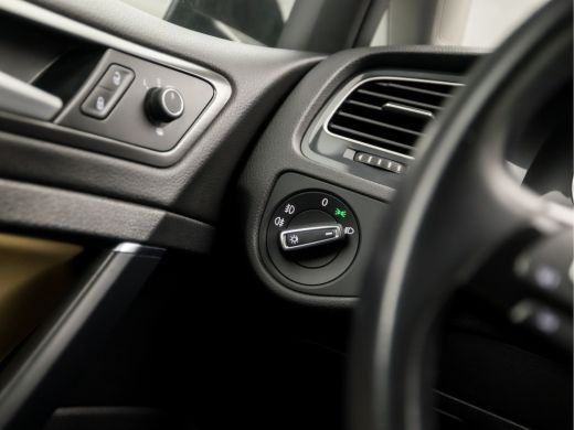 Volkswagen GOLF Variant 1.0 TSI Sportline Automaat (GROOT SCHERM, CLIMATE, GETINT GLAS, LEDEREN SPORTSTOELEN, ADAPTIVE CR... ActivLease financial lease