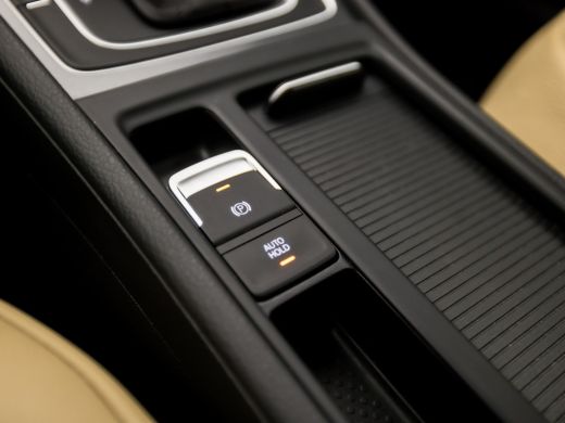 Volkswagen GOLF Variant 1.0 TSI Sportline Automaat (GROOT SCHERM, CLIMATE, GETINT GLAS, LEDEREN SPORTSTOELEN, ADAPTIVE CR... ActivLease financial lease