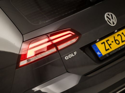 Volkswagen GOLF Variant 1.0 TSI Sportline Automaat (GROOT SCHERM, CLIMATE, GETINT GLAS, LEDEREN SPORTSTOELEN, ADAPTIVE CR... ActivLease financial lease