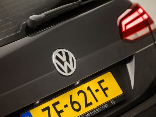 Volkswagen GOLF Variant 1.0 TSI Sportline Automaat (GROOT SCHERM, CLIMATE, GETINT GLAS, LEDEREN SPORTSTOELEN, ADAPTIVE CR... ActivLease financial lease