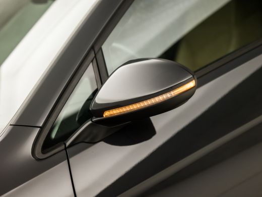 Volkswagen GOLF Variant 1.0 TSI Sportline Automaat (GROOT SCHERM, CLIMATE, GETINT GLAS, LEDEREN SPORTSTOELEN, ADAPTIVE CR... ActivLease financial lease