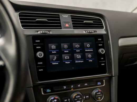 Volkswagen GOLF Variant 1.0 TSI Sportline Automaat (GROOT SCHERM, CLIMATE, GETINT GLAS, LEDEREN SPORTSTOELEN, ADAPTIVE CR... ActivLease financial lease