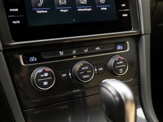 Volkswagen GOLF Variant 1.0 TSI Sportline Automaat (GROOT SCHERM, CLIMATE, GETINT GLAS, LEDEREN SPORTSTOELEN, ADAPTIVE CR... ActivLease financial lease