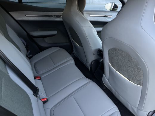 Volvo  EX30 Single Motor Extended Range Plus Black Edition | Black Pakket | Trekhaak | Climate Pack | Keyless | ActivLease financial lease