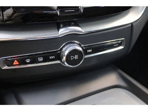 Volvo  XC60 Volvo T6 350pk AWD Plus Dark | HK Audio | Getint Glas | Stoel&Stuur Verw. | Adap Cruise Control |... ActivLease financial lease