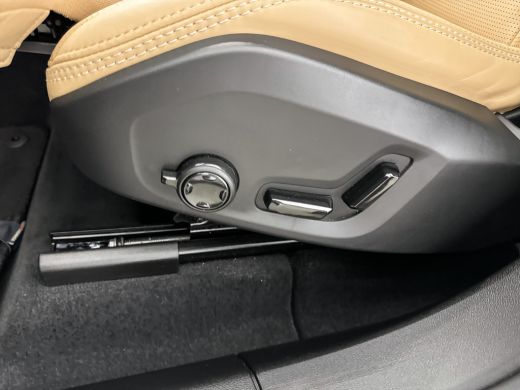 Volvo  XC60 Volvo XC60 T6 Recharge AWD Ultimate Dark ActivLease financial lease