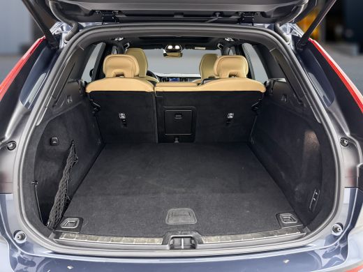 Volvo  XC60 Volvo XC60 T6 Recharge AWD Ultimate Dark ActivLease financial lease