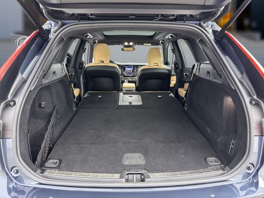 Volvo  XC60 Volvo XC60 T6 Recharge AWD Ultimate Dark ActivLease financial lease