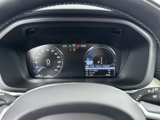 Volvo  XC60 T8 Recharge AWD Inscription | 19" | Panoramadak | Trekhaak | Harman Kardon | Full LED | Adaptieve... ActivLease financial lease