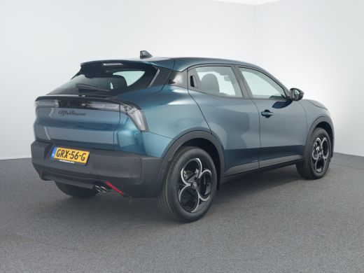 Alfa Romeo Junior 1.2 Turbo Hybrid Ibrida | Achteruitrijcamera | Apple Carplay/Android Auto|telefoonintegratie prem... ActivLease financial lease