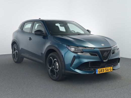 Alfa Romeo Junior 1.2 Turbo Hybrid Ibrida | Achteruitrijcamera | Apple Carplay/Android Auto|telefoonintegratie prem... ActivLease financial lease