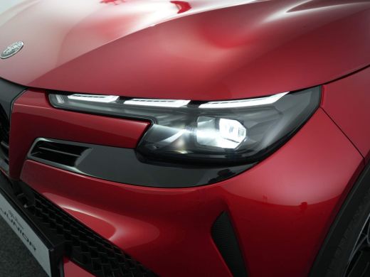 Alfa Romeo Junior Elettrica Speciale 54 kWh | Sabelt sportstoelen | Adaptieve Cruisecontrole | Warmtepomp met voorv... ActivLease financial lease