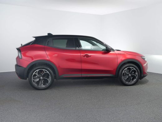 Alfa Romeo Junior Elettrica Speciale 54 kWh | Sabelt sportstoelen | Adaptieve Cruisecontrole | Warmtepomp met voorv... ActivLease financial lease