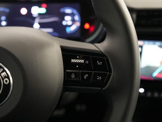 Alfa Romeo Junior Elettrica Speciale 54 kWh | Sabelt sportstoelen | Adaptieve Cruisecontrole | Warmtepomp met voorv... ActivLease financial lease