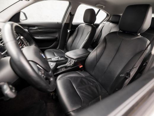 BMW 1-serie 118d High Executive 150Pk Automaat (NAVIGATIE, DIGITAL COCKPIT, STOELVERWARMING, LEDEREN SPORTSTO... ActivLease financial lease