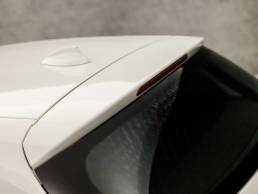 BMW 1-serie 118d High Executive 150Pk Automaat (NAVIGATIE, DIGITAL COCKPIT, STOELVERWARMING, LEDEREN SPORTSTO... ActivLease financial lease
