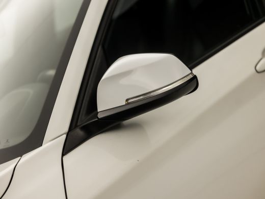 BMW 1-serie 118d High Executive 150Pk Automaat (NAVIGATIE, DIGITAL COCKPIT, STOELVERWARMING, LEDEREN SPORTSTO... ActivLease financial lease