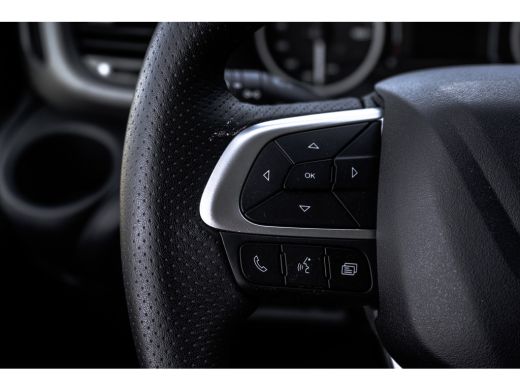 Iveco Daily 40C18 | Bakwagen met laadklep | 180PK | Automaat | Fabrieksgarantie | Navi | Camera | Climate | C... ActivLease financial lease