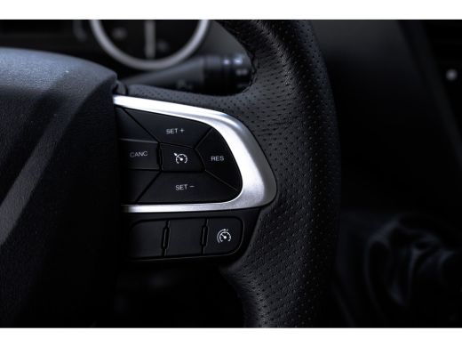 Iveco Daily 40C18 | Bakwagen met laadklep | 180PK | Automaat | Fabrieksgarantie | Navi | Camera | Climate | C... ActivLease financial lease
