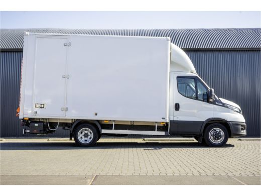 Iveco Daily 40C18 | Bakwagen met laadklep | 180PK | Automaat | Fabrieksgarantie | Navi | Camera | Climate | C... ActivLease financial lease