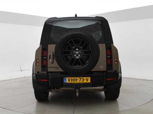 Land Rover Defender 2.0 D240 110 GRIJS KENTEKEN + PANORAMADAK | 360 CAMERA | WEGKL. TREKHAAK | MERIDIAN | LUCHTVERING ActivLease financial lease