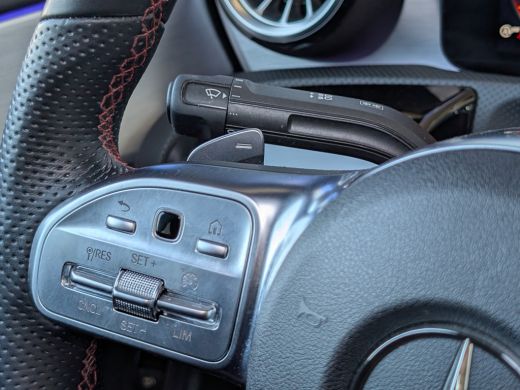 Mercedes CLA-Klasse Mercedes-Benz 200 Automaat AMG | Panoramadak | Sfeerverlichting | Matrix LED Cruise Control ActivLease financial lease