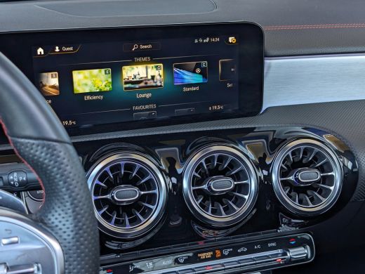 Mercedes CLA-Klasse Mercedes-Benz 200 Automaat AMG | Panoramadak | Sfeerverlichting | Matrix LED Cruise Control ActivLease financial lease