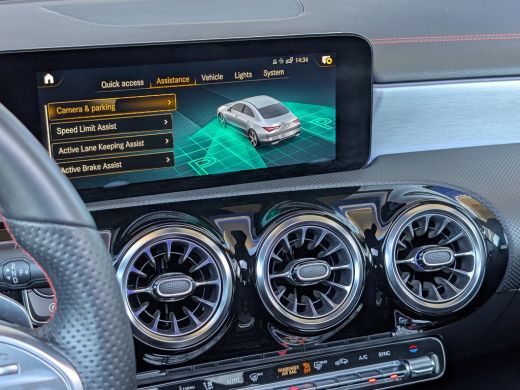 Mercedes CLA-Klasse Mercedes-Benz 200 Automaat AMG | Panoramadak | Sfeerverlichting | Matrix LED Cruise Control ActivLease financial lease