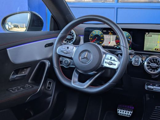 Mercedes CLA-Klasse Mercedes-Benz 200 Automaat AMG | Panoramadak | Sfeerverlichting | Matrix LED Cruise Control ActivLease financial lease