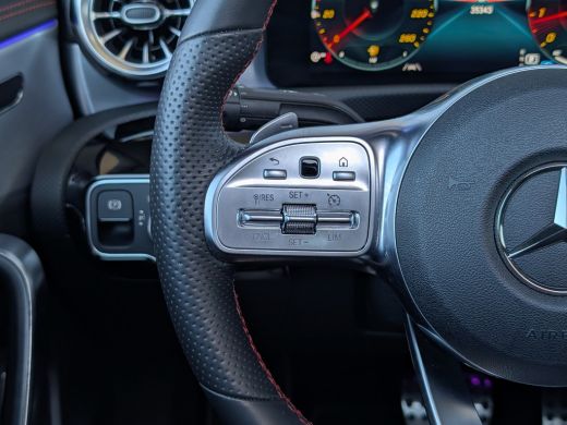 Mercedes CLA-Klasse Mercedes-Benz 200 Automaat AMG | Panoramadak | Sfeerverlichting | Matrix LED Cruise Control ActivLease financial lease