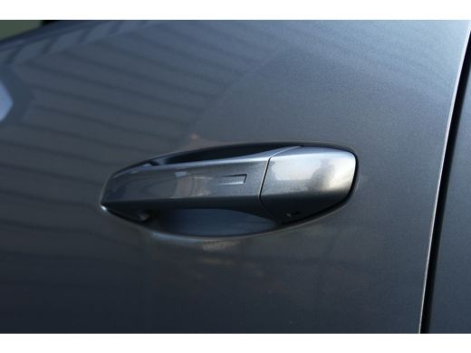 Peugeot E-5008 EV 210PK 73KWH GT AUTOMAAT / NAVI / CLIMA / PDC / 19"LMV / CAMERA / KEYLESS / FULL-LED / BLUETOOT... ActivLease financial lease