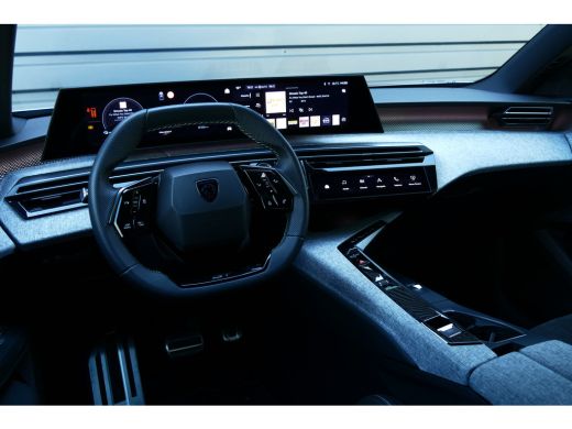 Peugeot E-5008 EV 210PK 73KWH GT AUTOMAAT / NAVI / CLIMA / PDC / 19"LMV / CAMERA / KEYLESS / FULL-LED / BLUETOOT... ActivLease financial lease