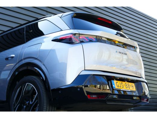 Peugeot E-5008 EV 210PK 73KWH GT AUTOMAAT / NAVI / CLIMA / PDC / 19"LMV / CAMERA / KEYLESS / FULL-LED / BLUETOOT... ActivLease financial lease