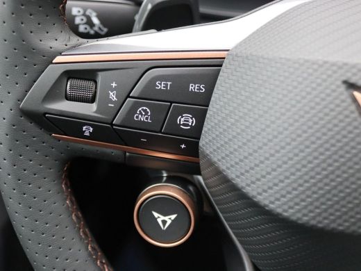 Seat Formentor 1.5 TSI e-Hybrid VZ Performance 272PK DSG Trekhaak, Led matrix, 360 gr. camera, side assist, adap... ActivLease financial lease