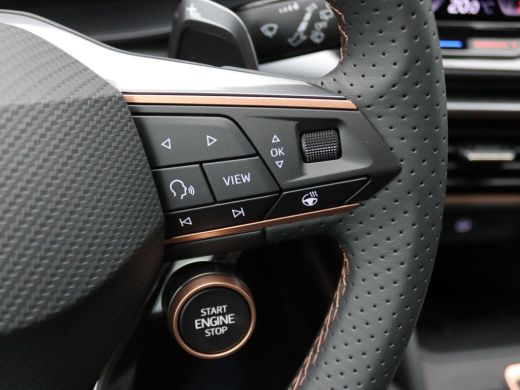 Seat Formentor 1.5 TSI e-Hybrid VZ Performance 272PK DSG Trekhaak, Led matrix, 360 gr. camera, side assist, adap... ActivLease financial lease