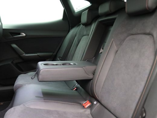 Seat Formentor 1.5 TSI e-Hybrid VZ Performance 272PK DSG Trekhaak, Led matrix, 360 gr. camera, side assist, adap... ActivLease financial lease