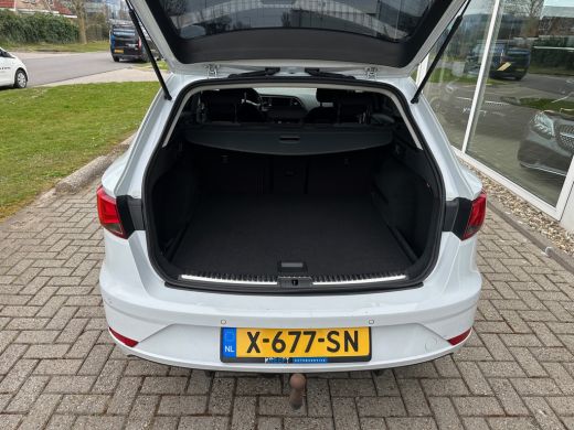 Seat León ST 1.5 TSI Xcellence Business Intense Adaptieve Cruise ActivLease financial lease