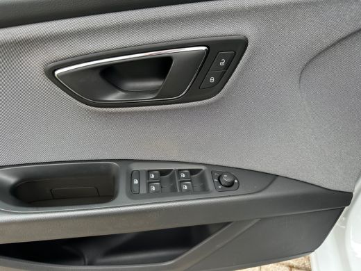 Seat León ST 1.5 TSI Xcellence Business Intense Adaptieve Cruise ActivLease financial lease
