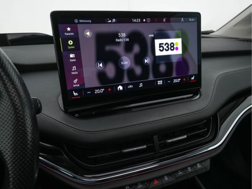 Skoda Enyaq iV 80 [ 3-Fase ] (INCL-BTW) *PANO | FULL-LEATHER | ADAPT.CRUISE | HEAD-UP | MEMORY-PACK | FULL-LED |... ActivLease financial lease
