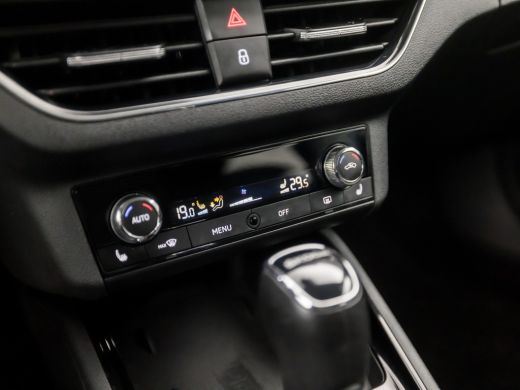 Skoda Scala 1.0 TSI Sportline Automaat (DIGITAL COCKPIT, APPLE CARPLAY, GROOT NAVI, CLIMATE, STOELVERWARMING,... ActivLease financial lease