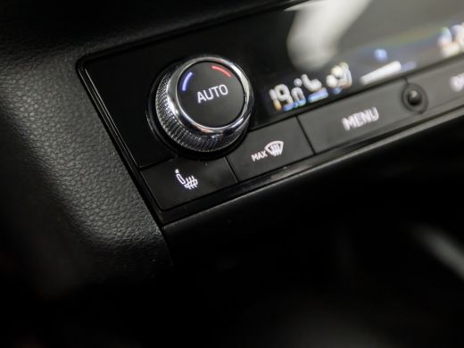 Skoda Scala 1.0 TSI Sportline Automaat (DIGITAL COCKPIT, APPLE CARPLAY, GROOT NAVI, CLIMATE, STOELVERWARMING,... ActivLease financial lease