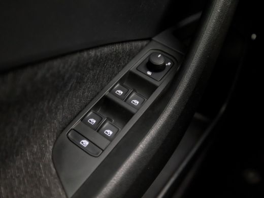 Skoda Scala 1.0 TSI Sportline Automaat (DIGITAL COCKPIT, APPLE CARPLAY, GROOT NAVI, CLIMATE, STOELVERWARMING,... ActivLease financial lease